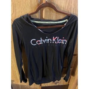 Long sleeve with hood